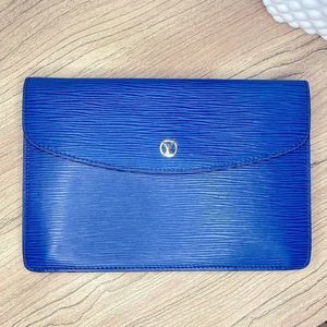 **Louis Vuitton Montagne Clutch**